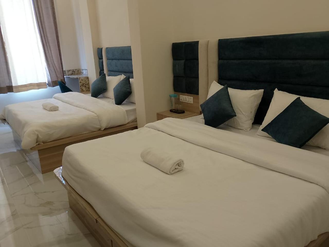 Hotel Lr Delite Inn Mathura Eksteriør billede